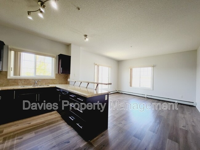 Building Photo - 263 Macewan Rd