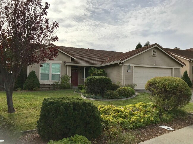 Foto del edificio - Castlerock Gated Community off Hilborn! Be...