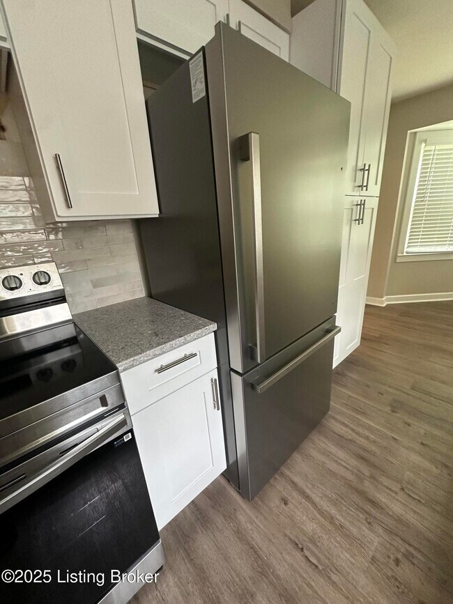 Building Photo - 1303 Bentwood Way