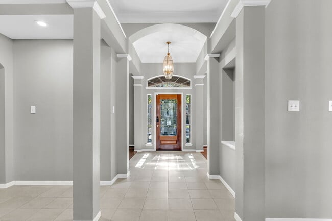 Foto del edificio - MOVE IN READY! Cream-of-the-crop location in the heart of the cul-de-sac!