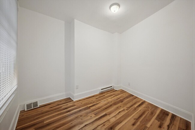 Foto del edificio - 2 Bedroom House West Philly