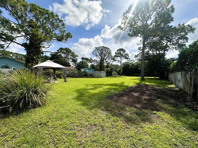 Foto del edificio - 5586 3rd Rd