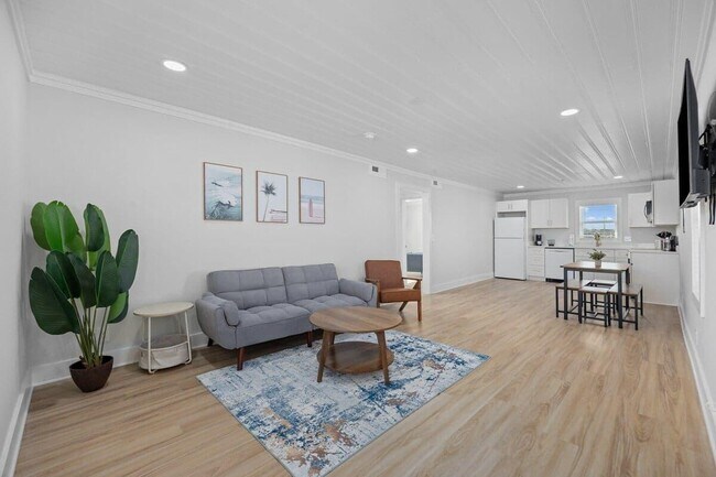 Foto del edificio - 4501 N Ocean Blvd