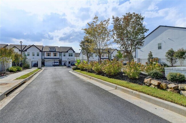 Building Photo - 303 Centennial Rdg Dr