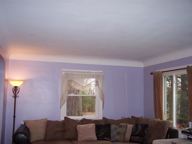 Foto del edificio - 7000 Browns Lake Rd