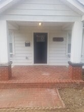 Building Photo - 620 Addison Ave