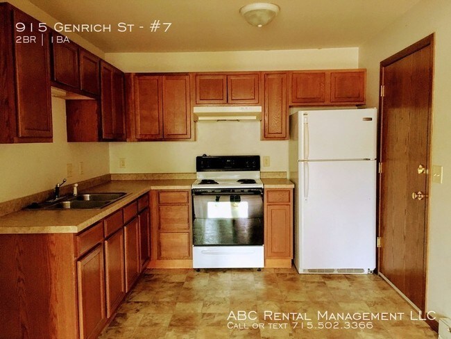 Building Photo - 915 Genrich St