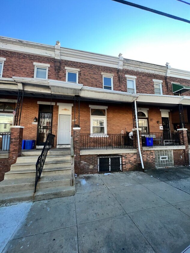 Primary Photo - New Renovated 3 Bedroom w/ Laundry Machine...