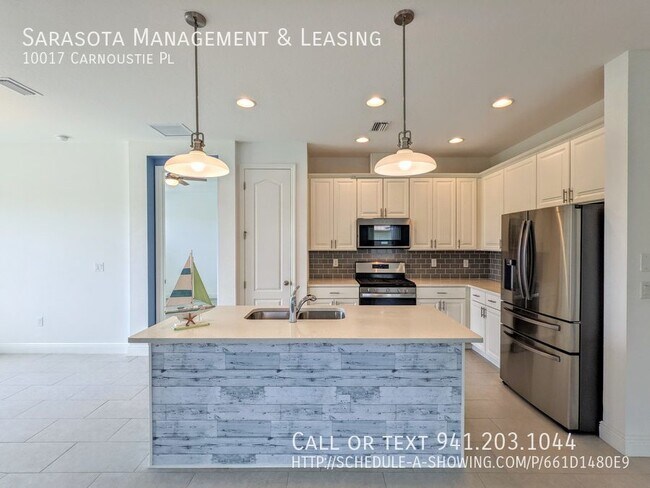 Building Photo - 3 Bed 2 Bath Lakefront Home in the gated R...