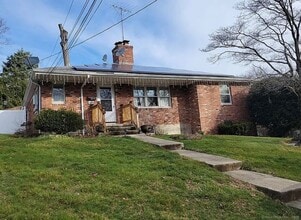 Building Photo - 185 Sequoia Rd