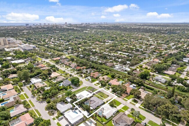 Foto del edificio - 1039 NW 8th St