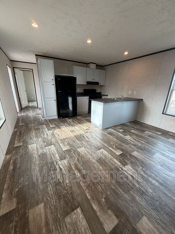 Building Photo - 7534 US-60