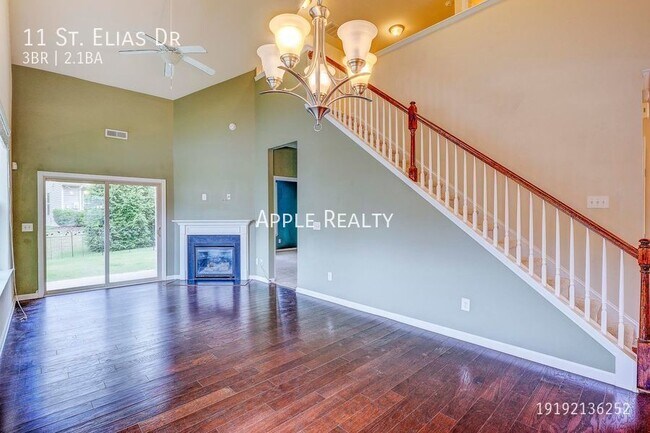 Foto del edificio - 3/2.5 End Unit Townhome Available mid July