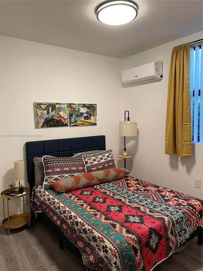 Building Photo - 1119 SW 6th St