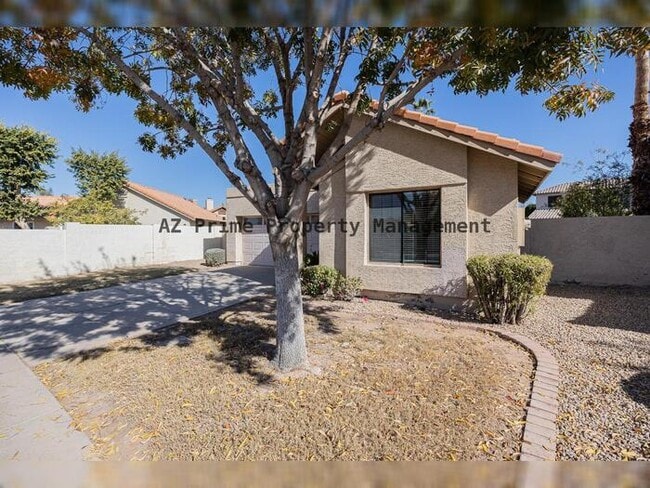 Building Photo - 25 S Ocean Dr