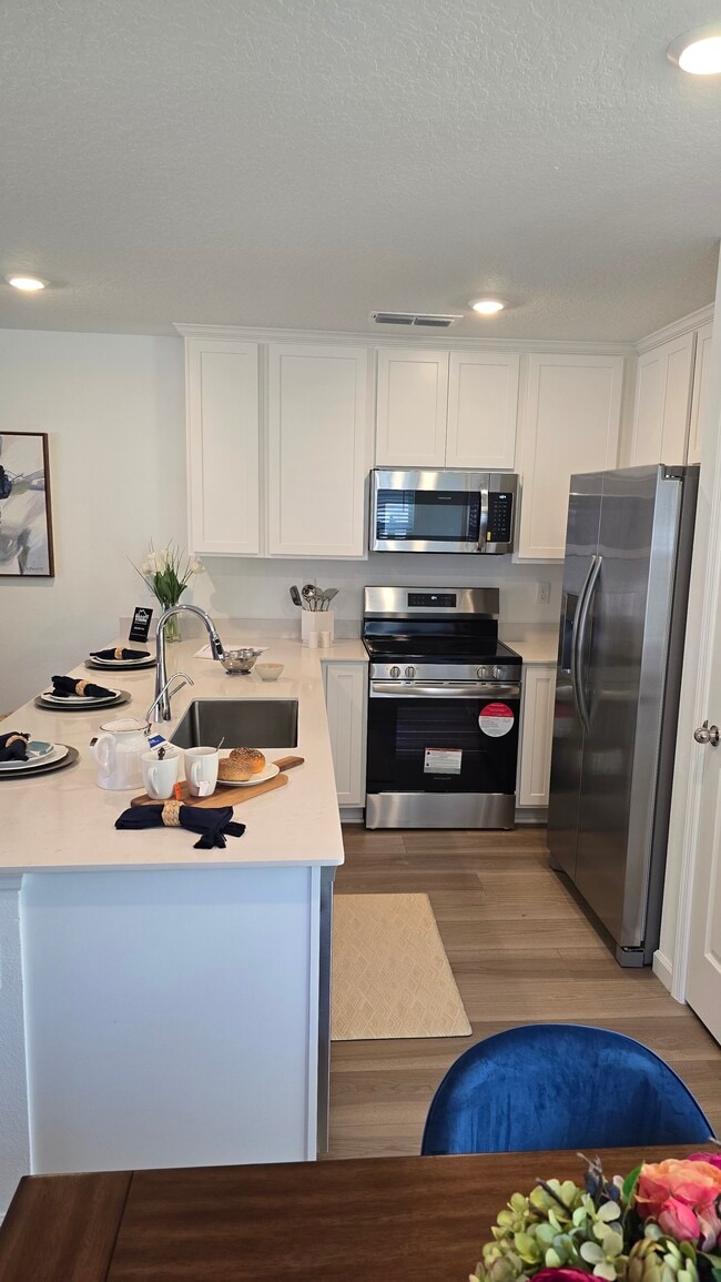 Foto del edificio - 6821 Lake Mist Ln