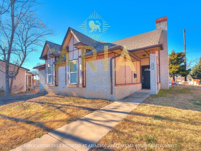 Building Photo - Spacious 4 Bed 2 Bath Near Campus!!