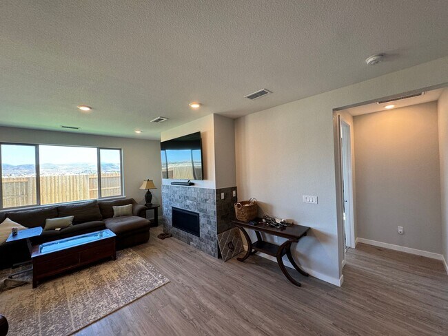 Foto del edificio - New Ryder Home Tons of Upgrades