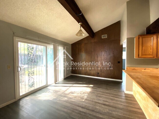 Foto del edificio - 2 br, 1 bath House - 3426 Viking Dr