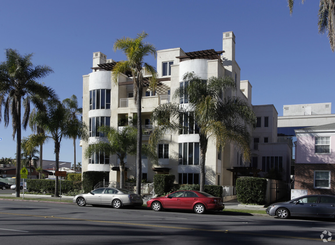 Building Photo - Benedict Court