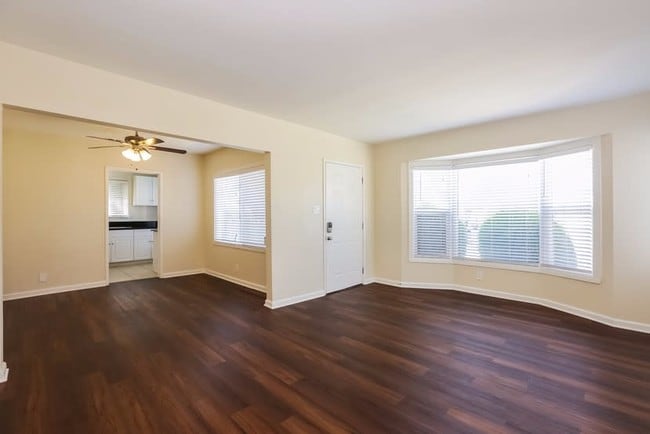 Building Photo - 1118 S Exmoor Ave