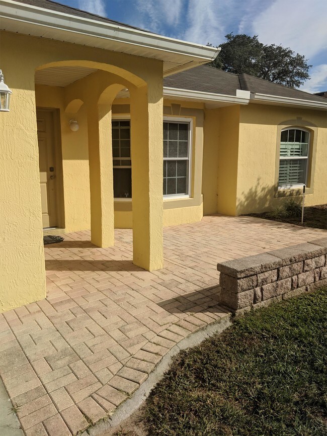 Building Photo - 8517 N Tiny Lily Dr