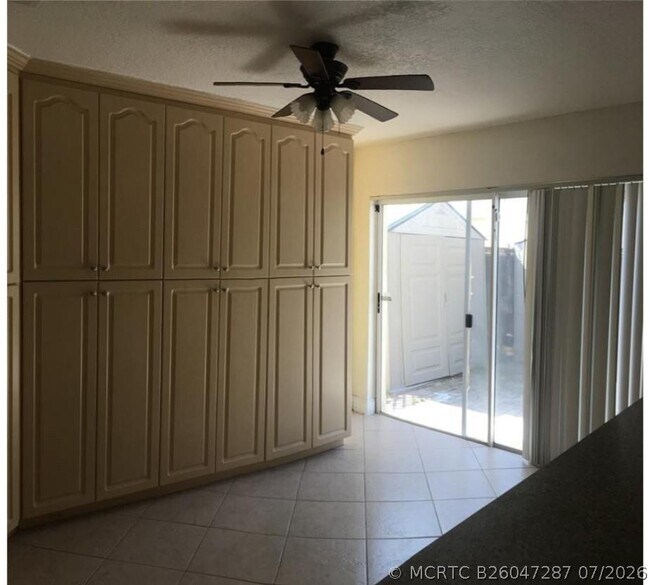Foto del edificio - 4350 SW 72nd Terrace