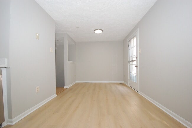 First floor kitchen -- 3 - 8916 Pembrook Woods