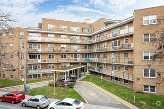 Building Photo - 4635 Av Clanranald