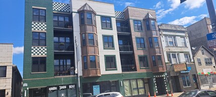 Building Photo - 1730 W 18th St