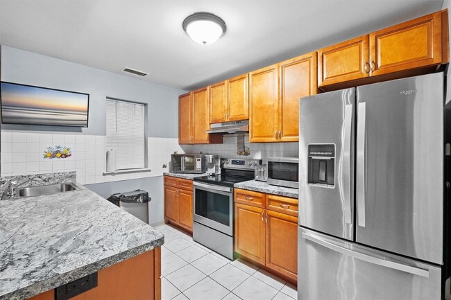 Foto del edificio - 124 Creekside Cir