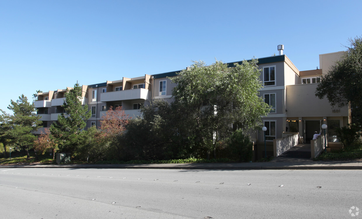 Building Photo - Parkview Terrace