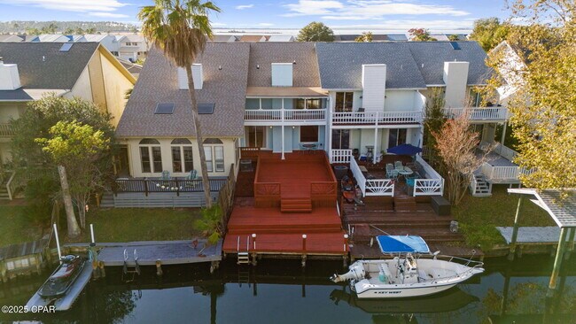 Building Photo - 1335 Capri Dr