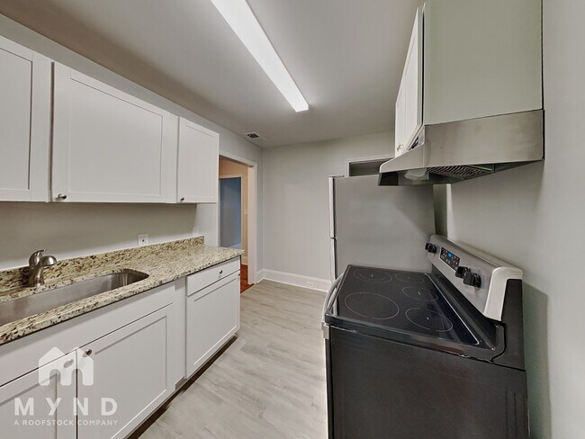 Foto del edificio - 2426 Remount Rd
