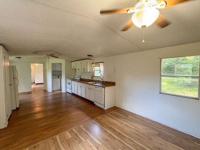 Building Photo - 3Bed/2Bath Single Wide Home