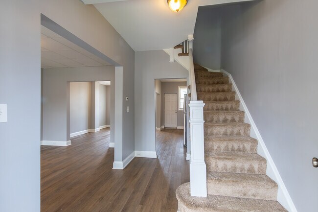 Foto del edificio - 3063 Mayfield Ave