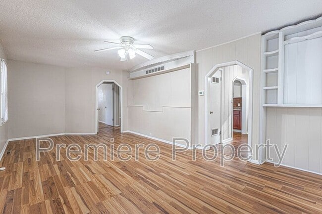 Foto del edificio - 7111 NE 52nd St