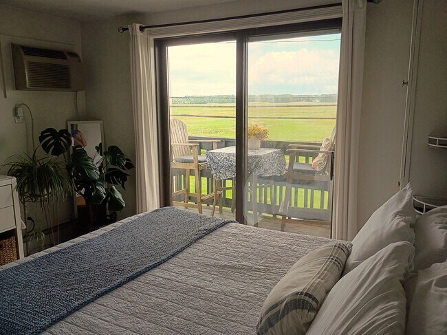 Studio with beautiful views - 415 Ocean Blvd