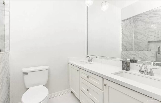 Foto del edificio - 4700 N Taylor Rd