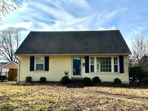 Building Photo - 2902 Yorkshire Blvd