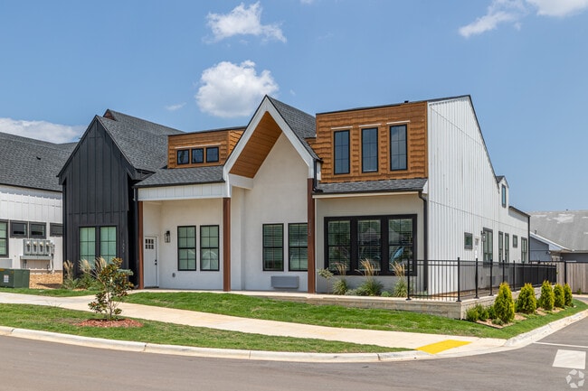 Building Photo - Villas on Turtle Creek