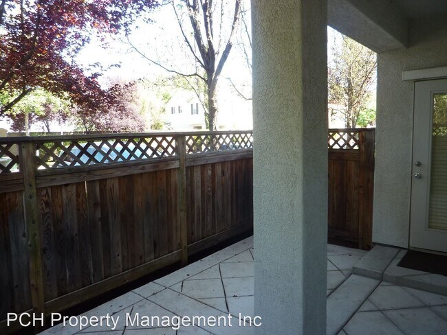 Building Photo - 3 br, 2.5 bath House - 6098 Camden Circle