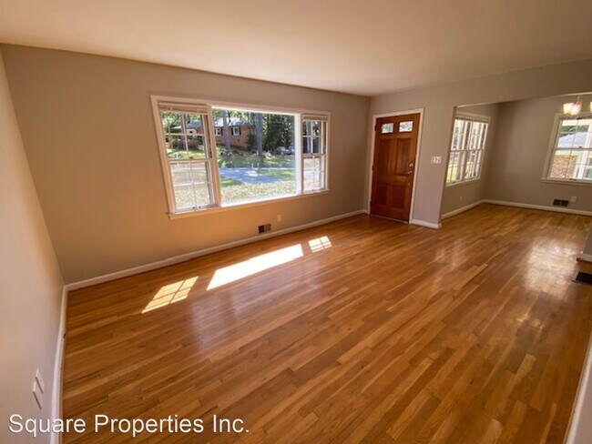Building Photo - 3 br, 1 bath House - 2203 Clearwater Dr. SE
