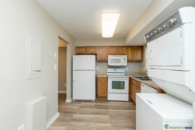 Building Photo - 320 Adair Ct
