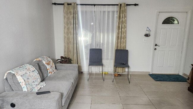 Foto del edificio - 2289 SE Seamist St