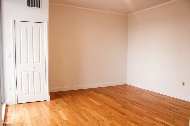 Building Photo - 120 4th Ave