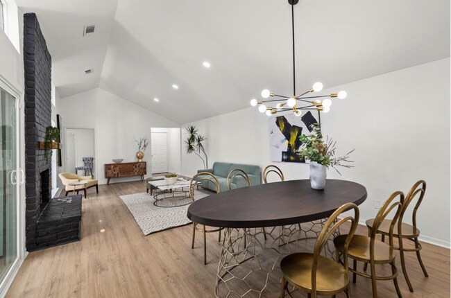 Foto del edificio - 2019 Wilcrest Dr