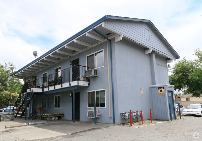 Foto del edificio - Johnston Park Apartments