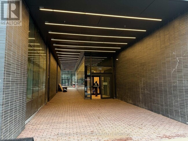 Building Photo - 35 Parliament St