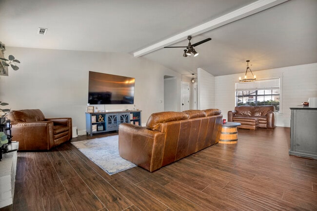 Foto del edificio - 1703 Willard St